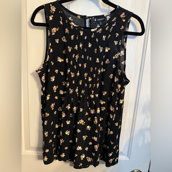 Torrid Crinkle Gauze Smocked Tank - Picture 2 of 5